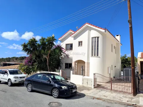 3-bedroom Detached Villa 160 sqm in Pissouri - Main Photo