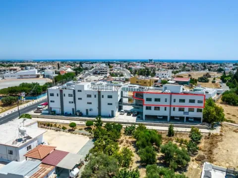 Office and shop in Voroklini Larnaca - 10