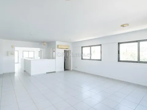 Office and shop in Voroklini Larnaca - 9