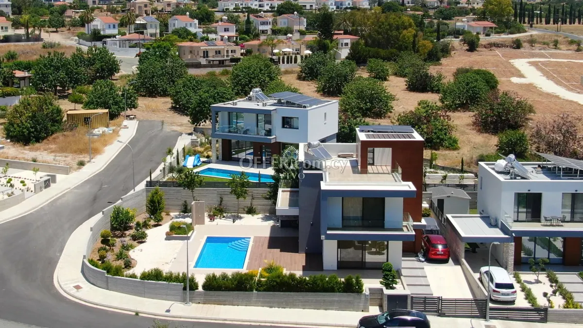 THREE BEDROOM VILLA WITH ROOF GARDEN AND PRIVATE POOL IN TALA- PAPHOS - 2
