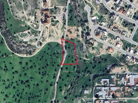 Large Field Plot 4775m2 for Sale Erimi Area (Right of Way) - Main Photo