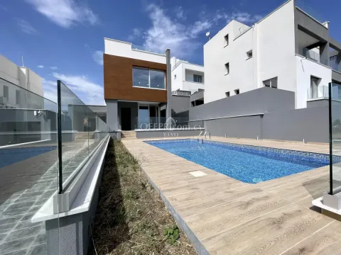 HILLTOP KEY READY 3 BEDROOM VILLA WIH POOL AND ROOF GARDEN IN PAREKLISIA - Main Photo