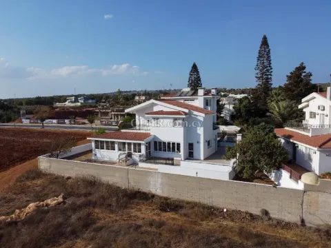 New For Sale €625,000 Villa 4 bedrooms, Detached Agia Napa Ammochostos - Main Photo
