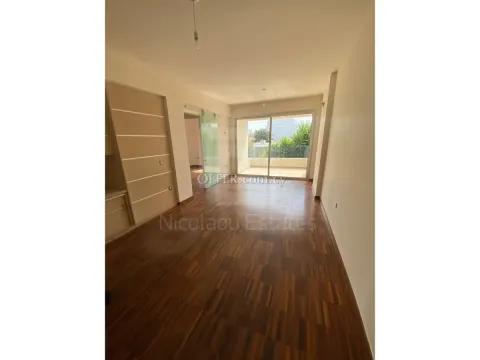 Premium area medical doctor s office - 9