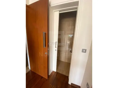 Premium area medical doctor s office - 8