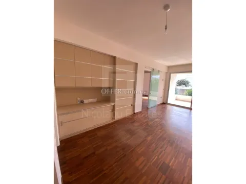 Premium area medical doctor s office - 6