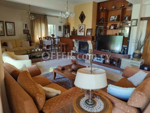 For Sale, Four-Bedroom Ground Floor House in Lakatamia - Main Photo