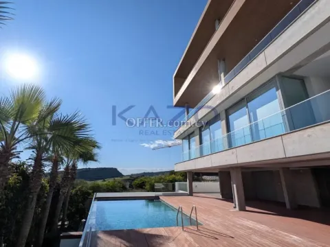 Luxurious Seaview Villa in Prime Resort Area - Main Photo