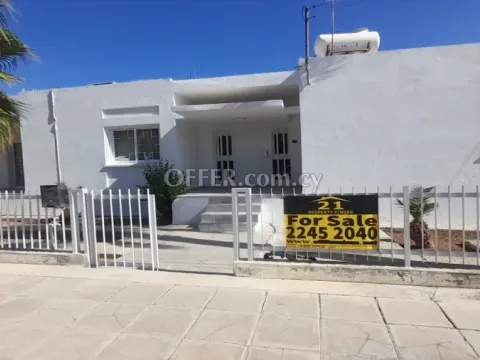 New For Sale €240,000 House (1 level bungalow) 3 bedrooms, Detached Lakatameia, Lakatamia Nicosia - Main Photo