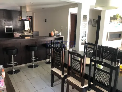 Detached House With Pool Four Bedrooms Spacious Plot - 4