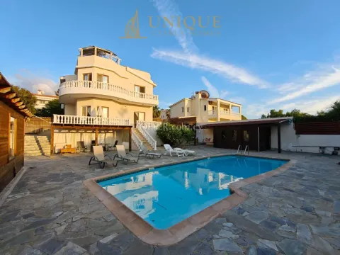 Spacious Furnished Villa in Pegeia Coral Bay - Main Photo