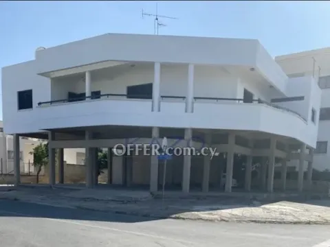 Spacious Mixed Use Property in Vibrant Agios Nikolaos