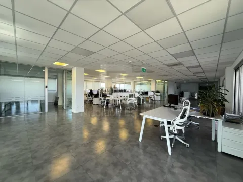 Office space for rent in a luxury Business Center in a strategic location in Omonia Forth floor - Main Photo