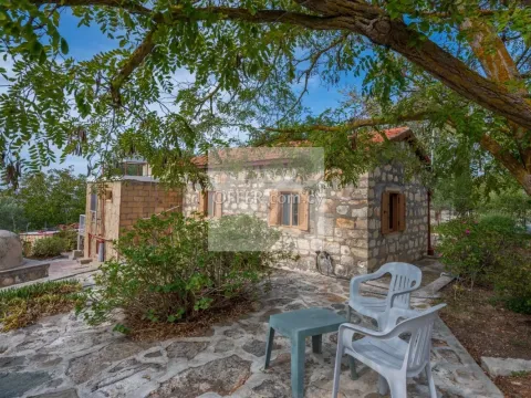 Bungalow in Milia - Main Photo