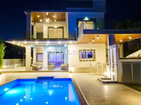 Modern Five-Bedroom Villa (4+1) in Agios Tychonas, Limassol - Main Photo