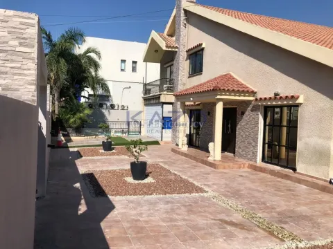 Detached House With Pool Four Bedrooms Spacious Plot - 13