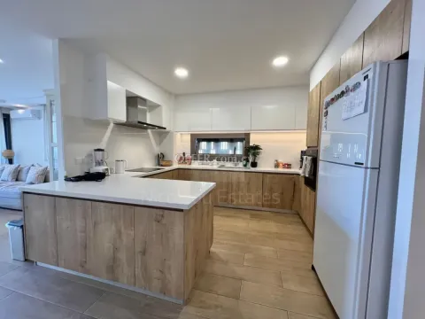 Almost new three bedroom modern for sale in Engomi near embassies - 8