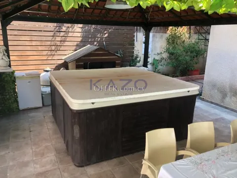 Detached House With Pool Four Bedrooms Spacious Plot - 11