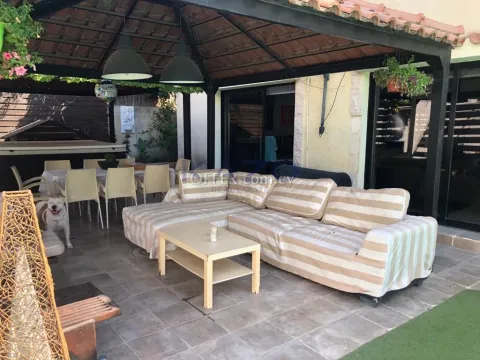 Detached House With Pool Four Bedrooms Spacious Plot - 10