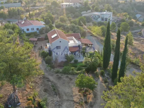 Spacious Four Bedroom House on Large Xyliatou Plot - 12