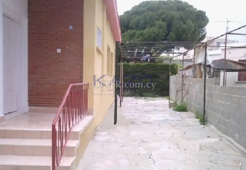 Detached House in Agios Georgios Xavouzas with 3-Storey Apartment Block Designs - 8
