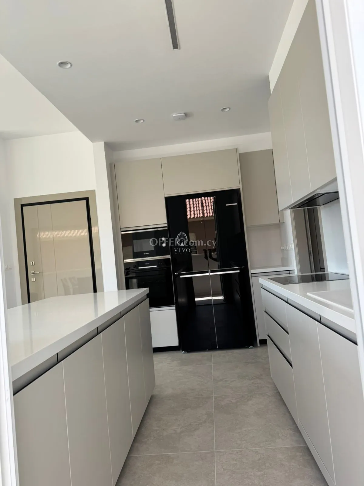 BRAND NEW FULLY FURNISHED APARTMENT IN MESA GEITONIA - 9