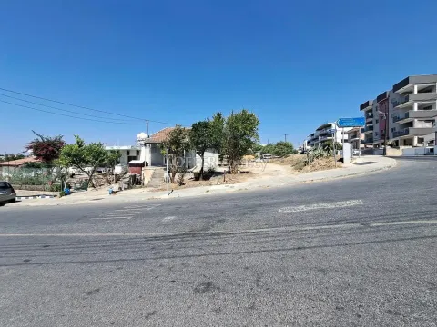 1 Bed House for sale in Agia Filaxi, Limassol - Main Photo