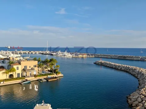 Luxury Seafront Apartment with Astonishing Views - 2