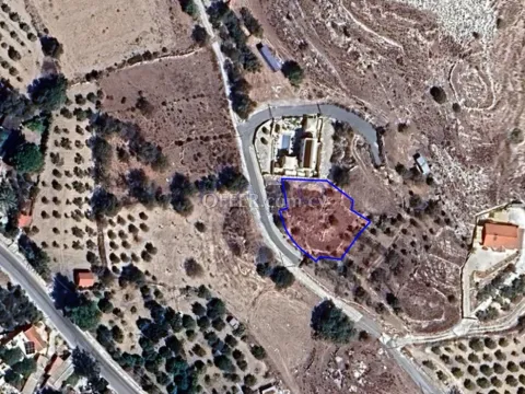 Large 910 m2 Plot for Sale in Letymvou - 3