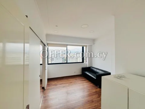 Luxurious Office for Rent - Photo 2