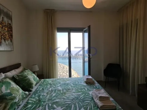Luxury Seafront Apartment with Astonishing Views - 6
