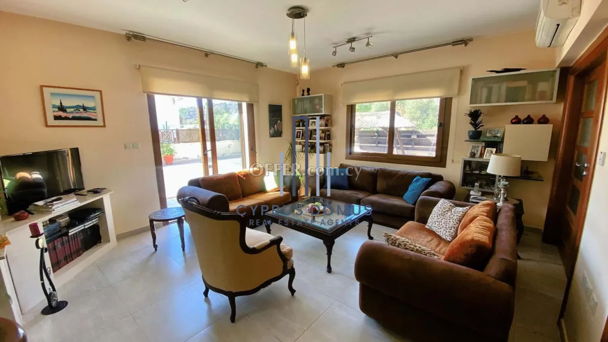 3 Bedroom family House for Sale in Peaceful Palodeia - 11