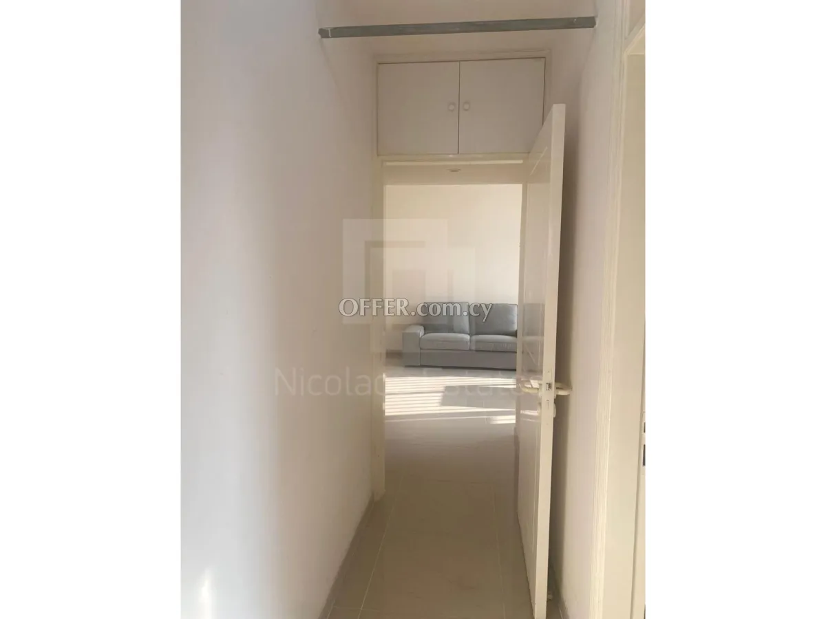 Fully Furnished Three Bedroom Apartment with communal Swimming Pool for Sale in Agioi Omologites Nicosia - 4