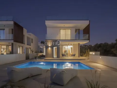 LUXURY 4 BEDROOM VILLA IN CHLORAKA - Main Photo