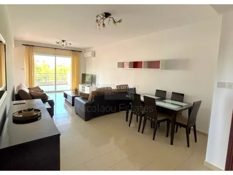 Very spacious 3bd apartment opposite a green park - Main Photo