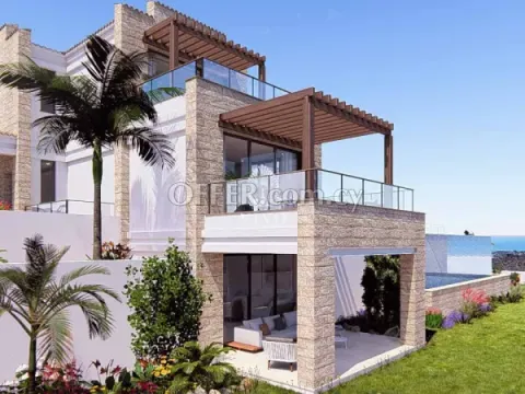 FIVE BEDROOM VILLA IN A GOLF RESORT IN PAPHOS - 9
