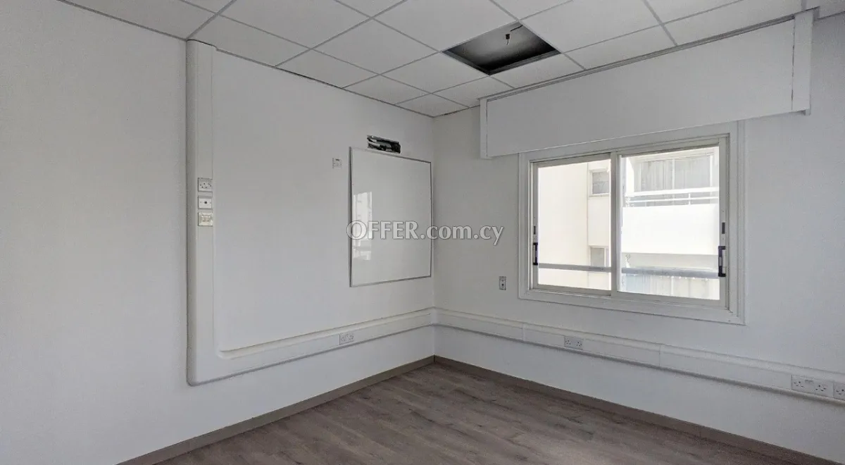 Commercial (Office) in Agioi Omologites, Nicosia for Sale - 4