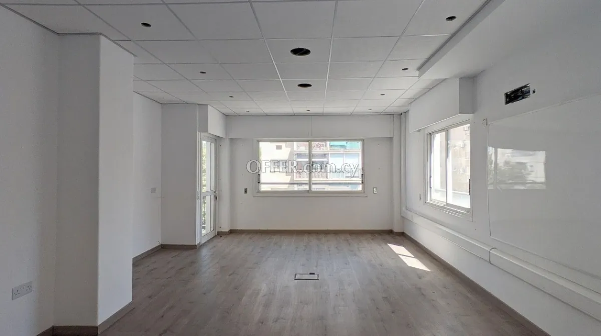 Commercial (Office) in Agioi Omologites, Nicosia for Sale - 3