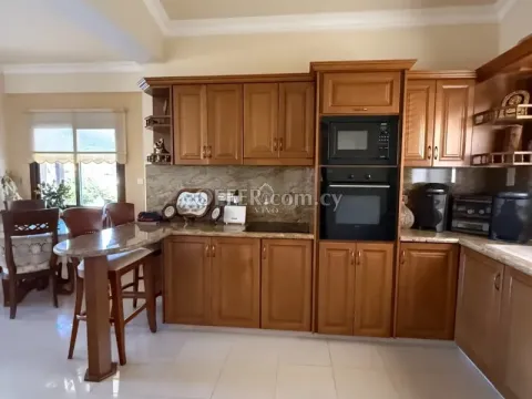 LARGE CUSTOM-BUILT VILLA FOR SALE IN EMBA - 3