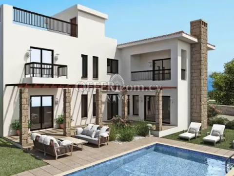 FOUR BEDROOM DETACHED HOUSE IN GOLF RESORT - Main Photo