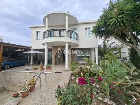 Villa For Sale in Kato Paphos, Paphos - DP5425 - Main Photo