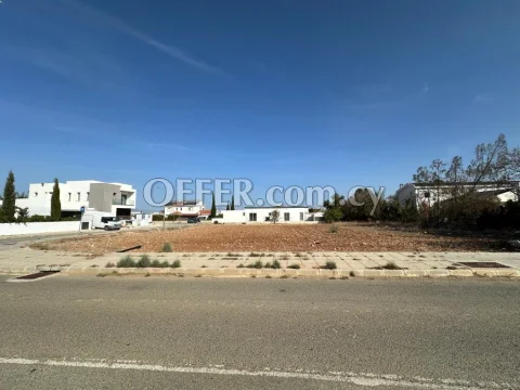 For Sale, Corner Residential Plot in Lakatamia - Main Photo