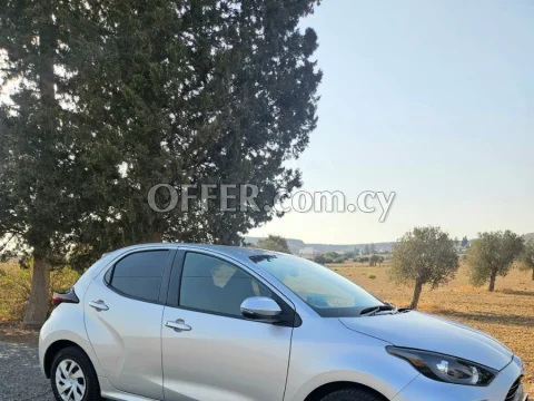 Toyota Yaris Automatic - Main Photo