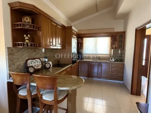 LARGE CUSTOM-BUILT VILLA FOR SALE IN EMBA - 4