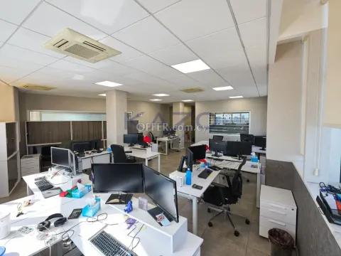 Top Floor Office 850m2 for Rent in Kapsalos - 3