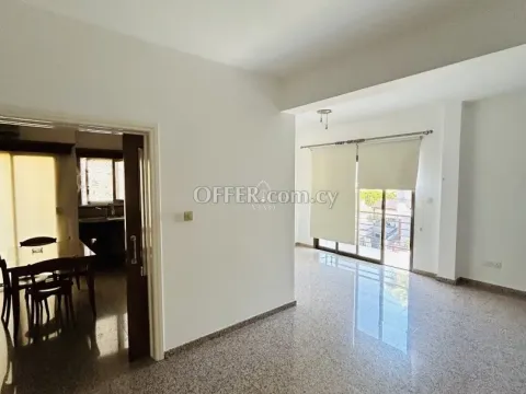 SPACIOUS THREE BEDROOM DUPLEX UPPER HOUSE IN AG.FYLA LIMASSOL - Main Photo