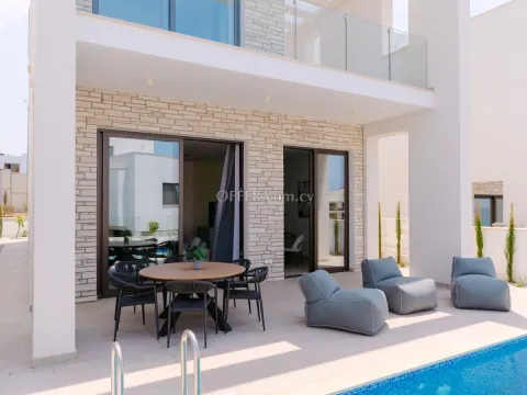 Exclusive Long-Term Villa Rentals with Sea Views in Paphos - Main Photo