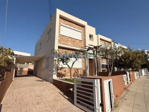 3 Bedroom Semi-Detached Villa For Rent Agios Athanasios Limassol - Main Photo