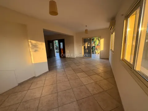4-bedroom Detached Villa 166 sqm in Pyrgos - Main Photo
