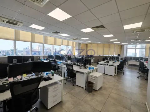 Top Floor Office 850m2 for Rent in Kapsalos - 13